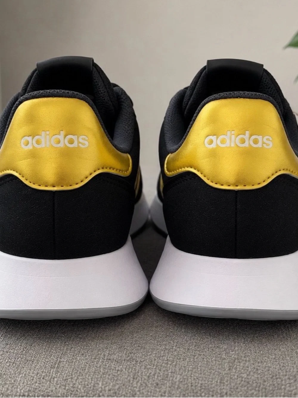 adidas run 60s